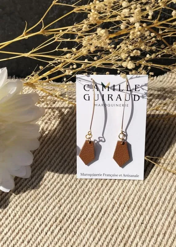 Camille Guiraud boucles pendantes camel liège cuir
